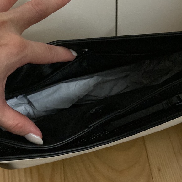 Calvin Klein Shoulder Bag - Picture 6 of 8